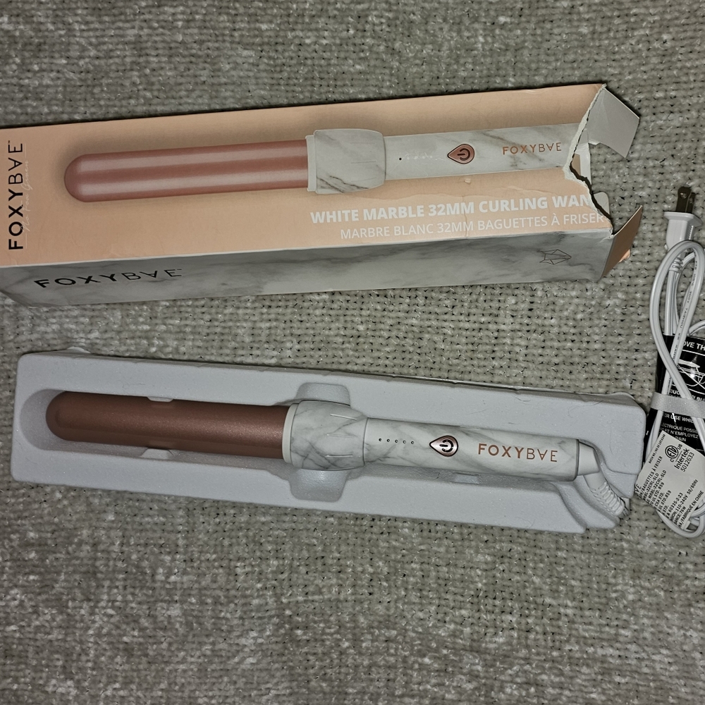 Brand New Foxy Bae Curling Rod